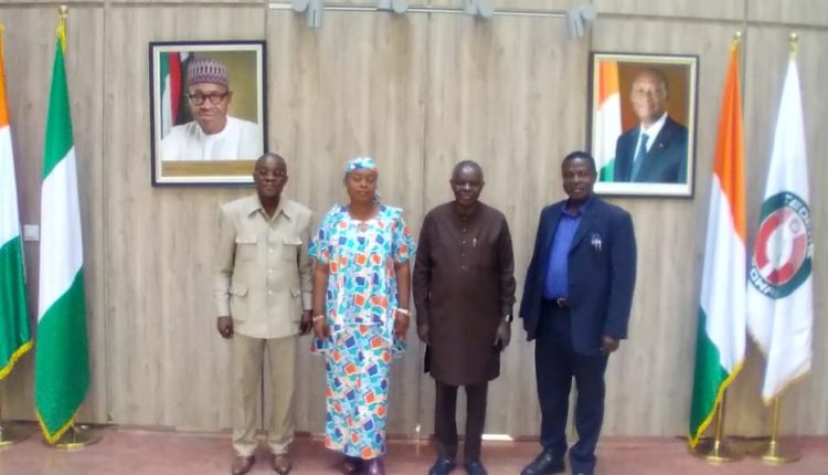 Ambassador Halilu Traore pose with the delegation